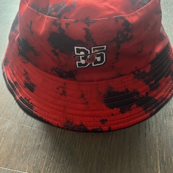 Miami Heat NBA Red/Black Reversible Bucket Hat #35 - Picture 3 of 5